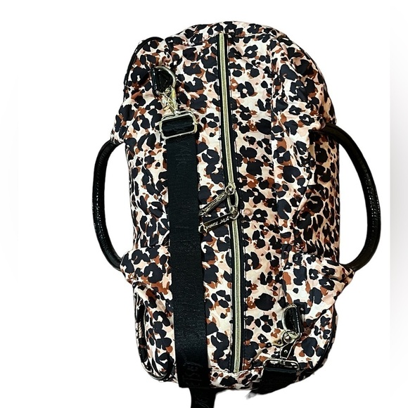 Betsey Johnson XL Gym Bag Leopard Print Weekend Duffel Overnight Travel - Picture 2 of 15